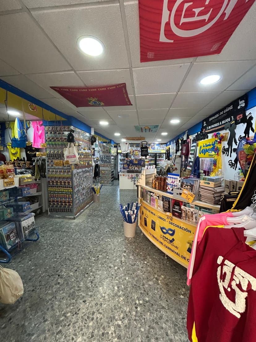 Entrada de la tienda La Tienda del Carnaval